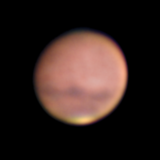 Mars am 21. August 2018, um 23:30 MESZ. Aufgenommen mit dem Großen Refraktor, der Skyris 618M und einer 2x Barlow Linse. Foto: Matthias Rosezky