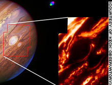Der zweite, kleinere Roten Fleck auf Jupiter ist gut zu erkennen.