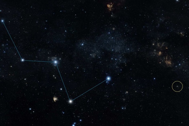Der Stern HD 219134 mit seinem außergewöhnlichen Planetensystem befindet sich im Sternbild Cassiopeia rechts bzw westlich vom Himmels „W“.