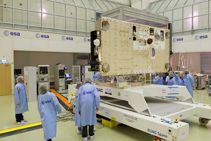 BepiColombos Fernerkundungsorbiter im Reinraum am Testzentrum der ESA in Noordwijk, Niederlande.
