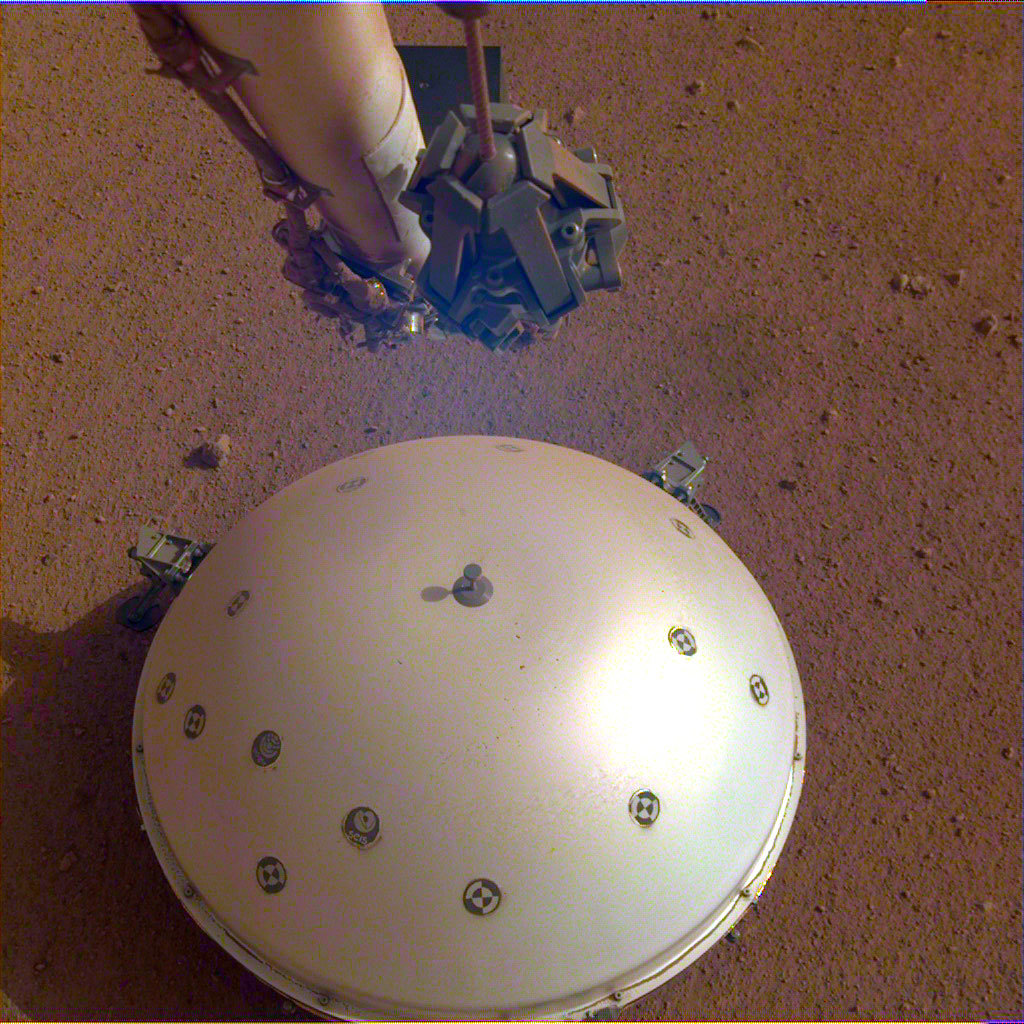 InSight's Seismometer auf der Marsoberfläche.  Bild:  NASA/JPL-Caltech