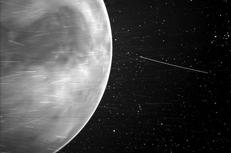 Die Nachtseite der Venus. Credit: NASA/Johns Hopkins APL/Marineforschungslabor / Guillermo Stenborg und Brendan Gallagher.