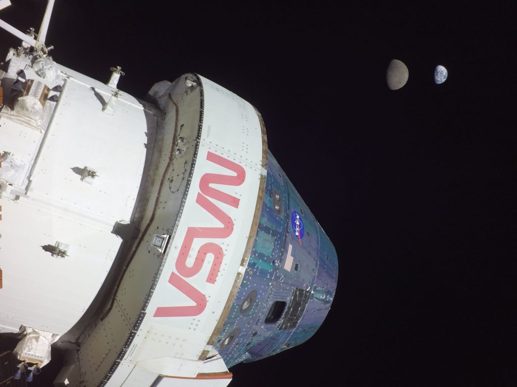 Artemis 1 im größten Abstand zur Erde. Bild: NASA.