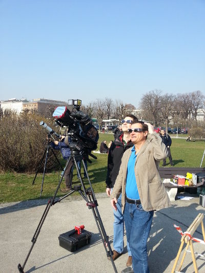 ORF-Mitarbeiter filmen die Sonnenfinsternis