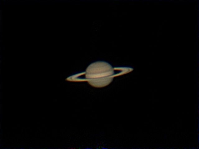 Saturn am 20.8.2023, 23:52 MESZ, etwa 1 Woche vor der Opposition. Celestron C8 mit 2x Barlow, 20% von 3000 Kadern. Heinrich Bauer