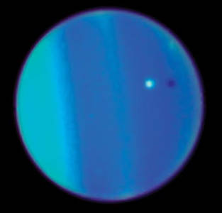 Uranus und sein Mond Ariel
