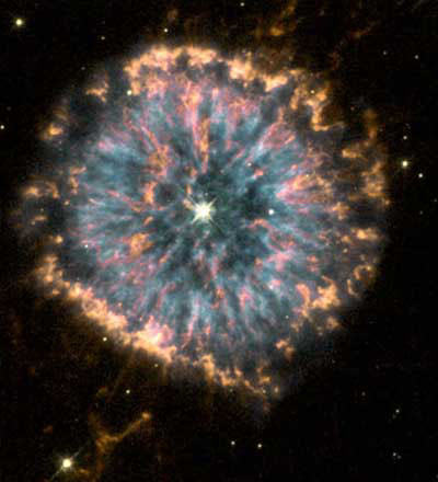 Der Planetarische Nebel NGC 6751 im Sternbild Aquila