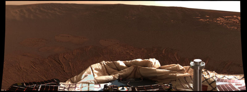 Farbpanorama-Aufnahme erstellt vom Rover Opportunity