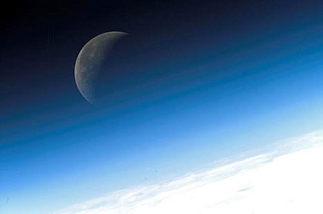 Dieses Bild vom Mond wurde von einem Astronauten 2007 aufgenommen.