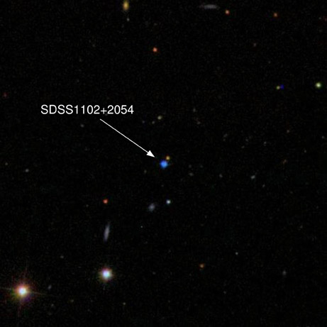 Das ist eines der beiden Objekte die im Rahmen des Sloan Digital Sky Survey Projekts entdeckt worden sind 