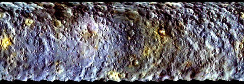 Die Projektions-Karte von Ceres wurde aus Aufnahmen erstellt, welche die Raumsonde Dawn bei ihrer Annäherung an den Zwergplaneten aufgenommen hat und zwar, bevor sie im März 2015 in die Umlaufbahn einschwenkte.
