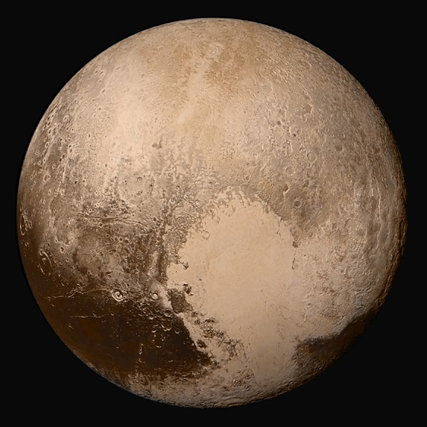 New Horizons Long Range Reconnaissance Imager (LORRI) wurde mit Farbdaten vom Ralph Instrument kombiniert, um diese Farbbild von Pluto zu erhalten.