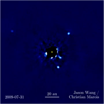 Animation der 4 Exoplaneten die HR 8799 umkreisen.
