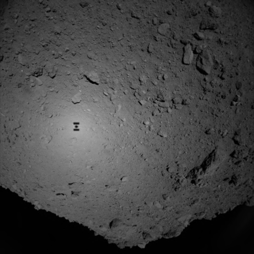 Asteroid Ryugu aus 100 Meter Entfernung, aufgenommen am 21. September mit der Navigationskamera ONC-W1. Bild: JAXA